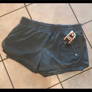 Women’s Shorts Size XL 16/18 Avia